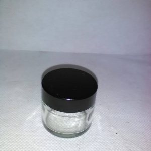 klar glas på 15 ml med sort låg.